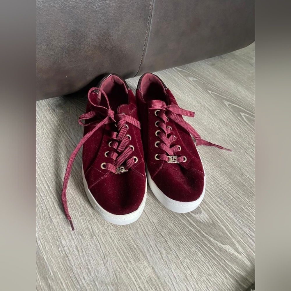 BRAND NEW Liz Claiborne Women Shoes (Size: 7.5)